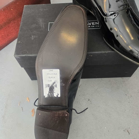 Saks Fifth Avenue Mens Patent Leather Tie, Oxfords Never Worn  See 10 Hp🔥🔥🔥🔥 - Picture 3 of 4